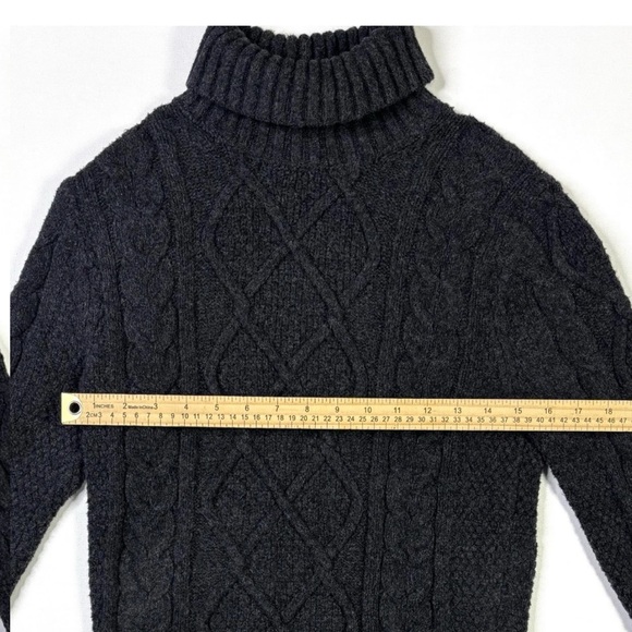 Abercrombie & Fitch Charcoal Turtleneck Sweater - Picture 9 of 13